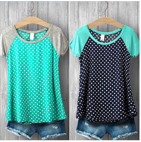 POLKA DOT KNIT TEE WITH CONTRAST SLEEVES